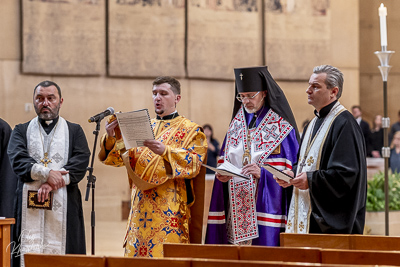 Вшанування 90-ї річниці Голодомору в Україні у соборі Матері Божої Ангельської.