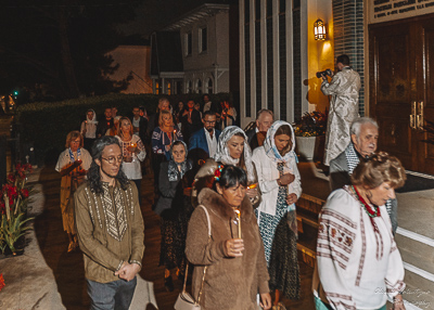 Easter Worship. Paschal procession. Led by His Eminence Archbishop Daniel Zelinsky.