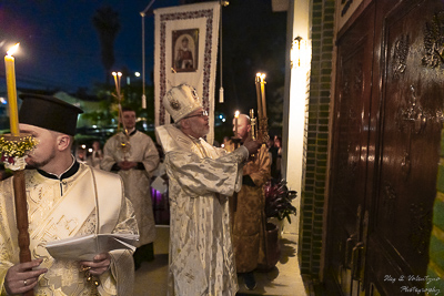 Easter Worship. Paschal procession. Led by His Eminence Archbishop Daniel Zelinsky.