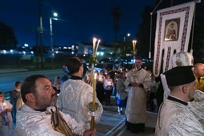 Easter Worship. Paschal procession. Led by His Eminence Archbishop Daniel Zelinsky.