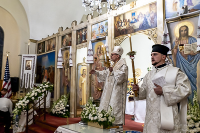 Easter Worship. Paschal procession. Led by His Eminence Archbishop Daniel Zelinsky.