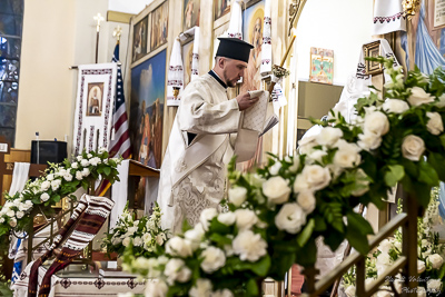 Easter Worship. Paschal procession. Led by His Eminence Archbishop Daniel Zelinsky.