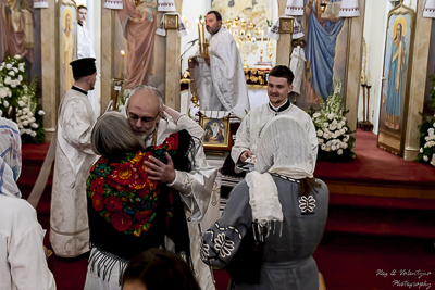 Easter Worship. Paschal procession. Led by His Eminence Archbishop Daniel Zelinsky.