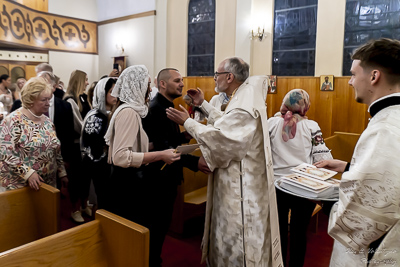 Easter Worship. Paschal procession. Led by His Eminence Archbishop Daniel Zelinsky.