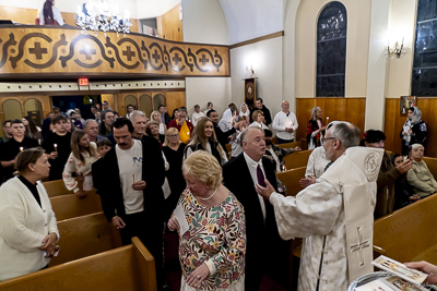 Easter Worship. Paschal procession. Led by His Eminence Archbishop Daniel Zelinsky.