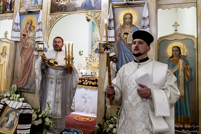 Easter Worship. Paschal procession. Led by His Eminence Archbishop Daniel Zelinsky.