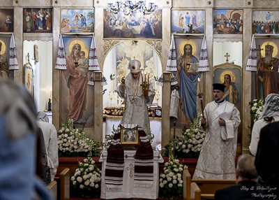 Easter Worship. Paschal procession. Led by His Eminence Archbishop Daniel Zelinsky.