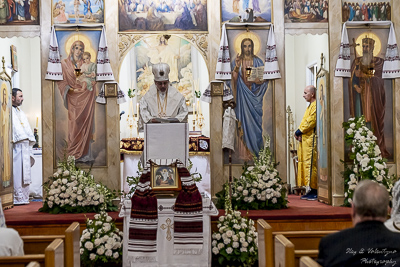Easter Worship. Paschal procession. Led by His Eminence Archbishop Daniel Zelinsky.