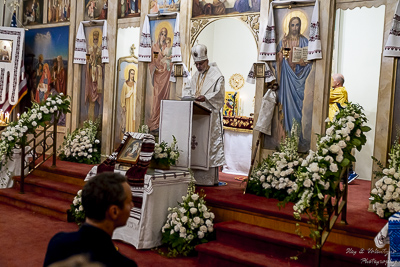 Easter Worship. Paschal procession. Led by His Eminence Archbishop Daniel Zelinsky.
