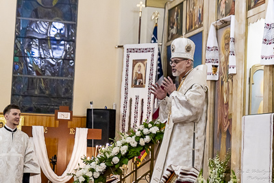 Easter Worship. Paschal procession. Led by His Eminence Archbishop Daniel Zelinsky.