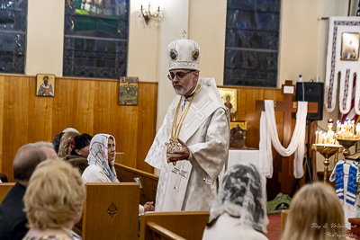 Easter Worship. Paschal procession. Led by His Eminence Archbishop Daniel Zelinsky.