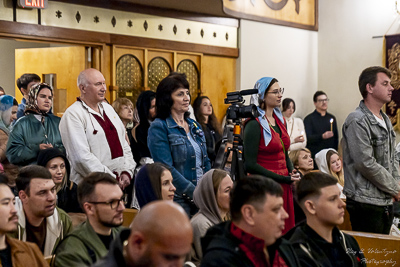Easter Worship. Paschal procession. Led by His Eminence Archbishop Daniel Zelinsky.