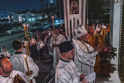 Easter Worship. Paschal procession. Led by His Eminence Archbishop Daniel Zelinsky.