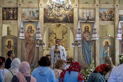 The Bright Resurrection of Christ. † Divine Liturgy. Parish Easter Breakfast. Collective coloring of pysanka.