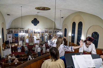 Paschal Matins and Blessing Baskets with His Eminence Archbishop Daniel Zelinsky.